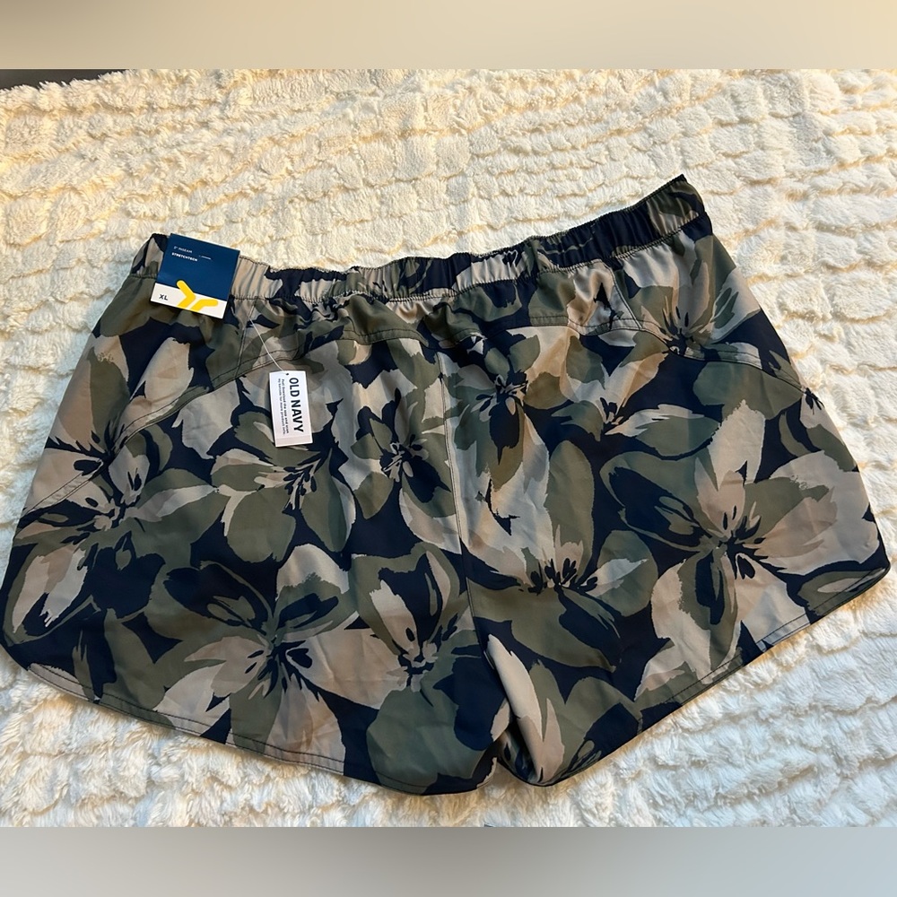 Old Navy Gray and Black Athletic Shorts Quick-Dry Comfort